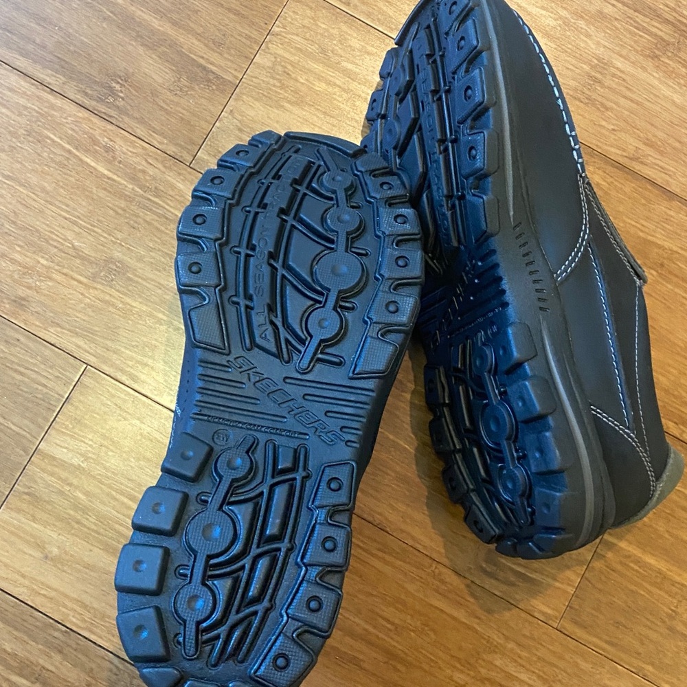 Men’s Skechers relaxed fit slip on - Picture 2 of 4